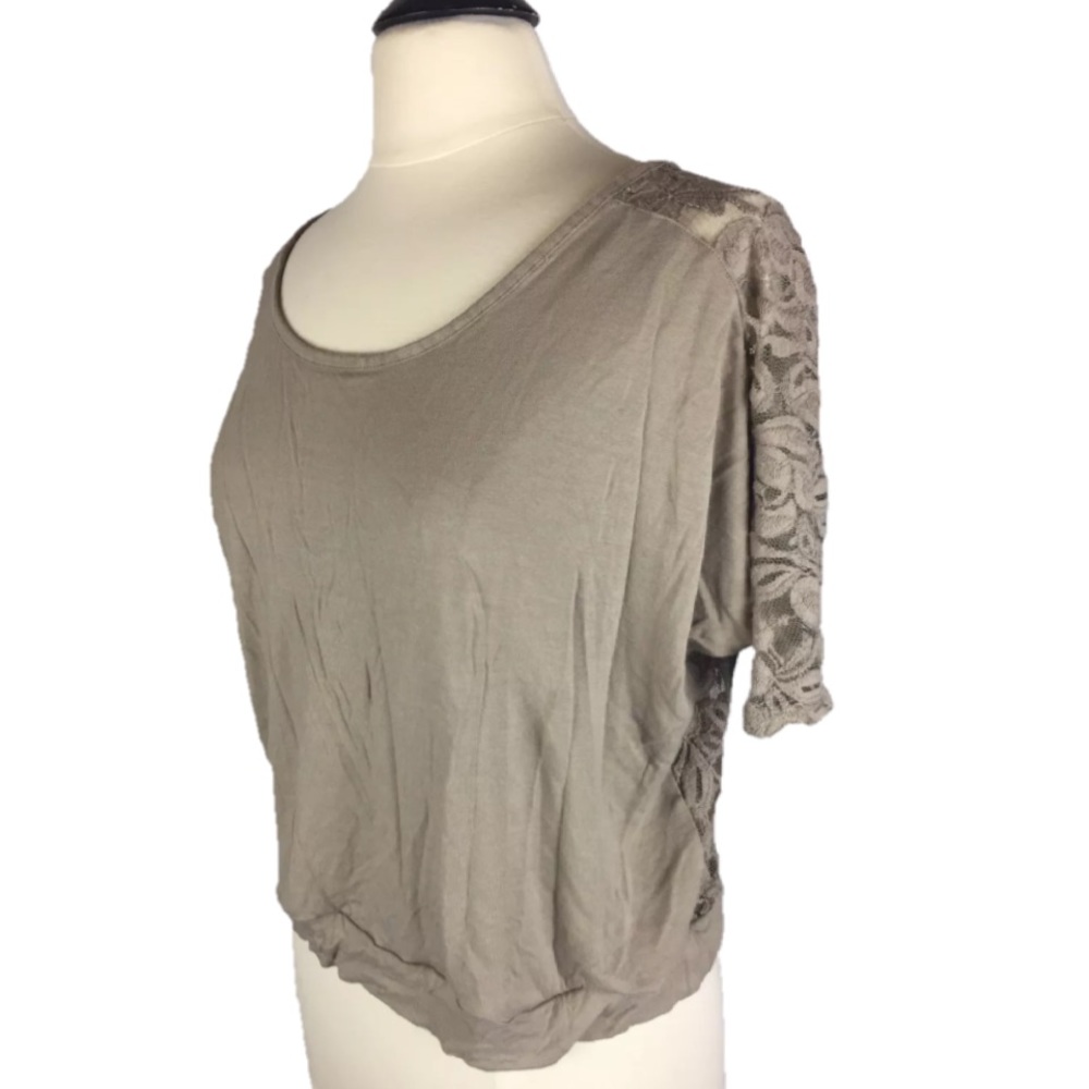 Express Sz Medium Top Lace cutout Back